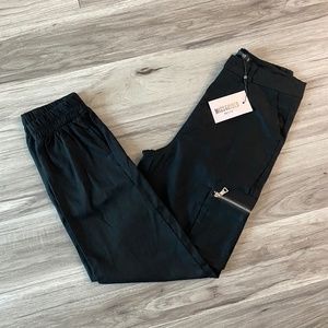 NWT Missguided Petite Black Zip Pocket Cargo Pants Size 2